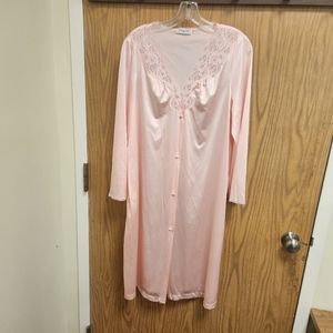 Vanity Fair Vintage Pink Lace Detail Nightgown Robe Sz M. In excellent c…
